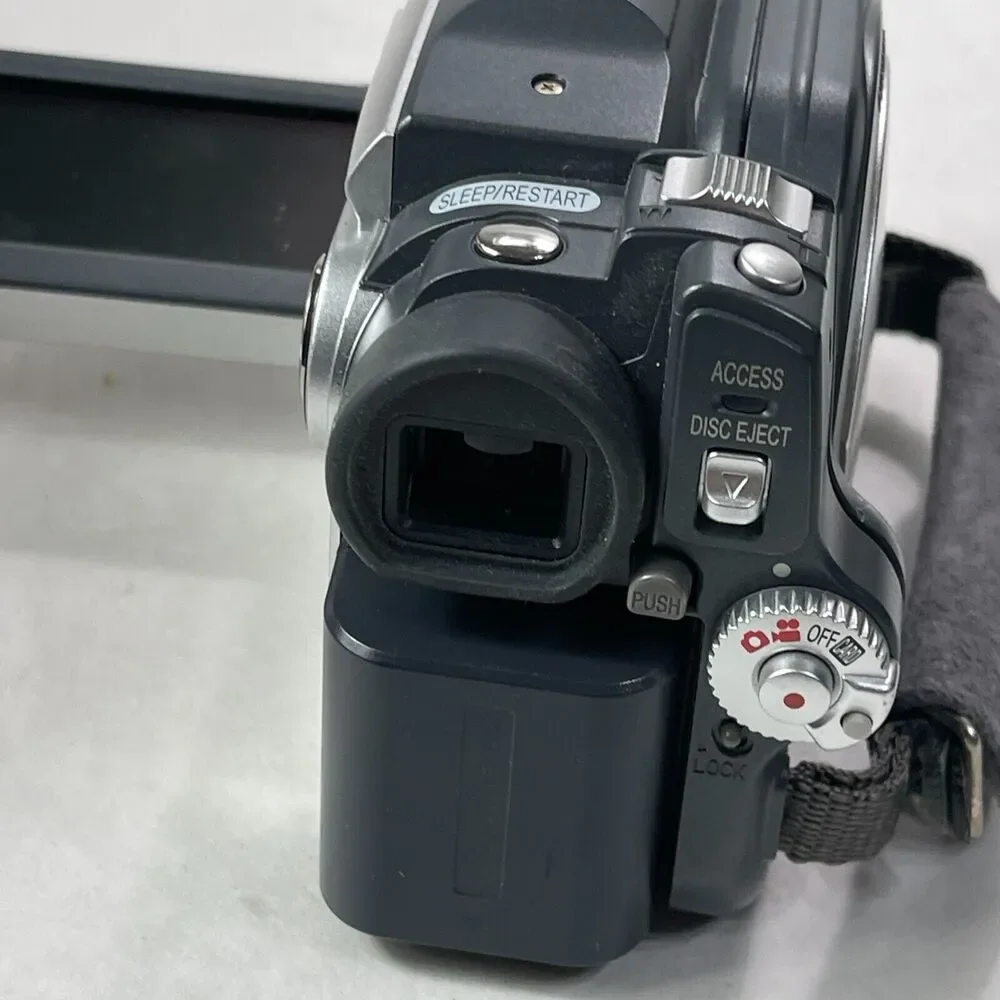 Hitachi DZ-BX35A DVD Cam Video Camera Camcorder PARTS ONLY UNTESTED NO BATTERY - Picture 8 of 10